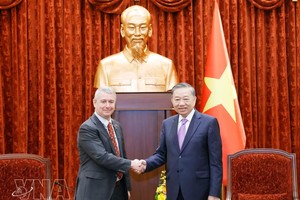 党中央总书记、国家主席苏林会见比利时驻越大使。