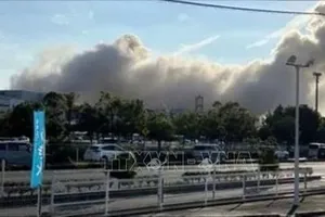 2026年7月28日，日本熊本县永旺购物中心发生地震后爆炸事故现场。图：KYODO /越通社