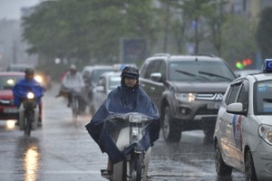  北部地区出现分散性阵雨与旋风，局部地区有大到特大雨。
