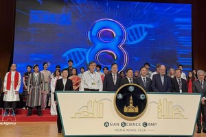 来自28个国家和地区的代表以及世界著名的专家学者参加此次活动。