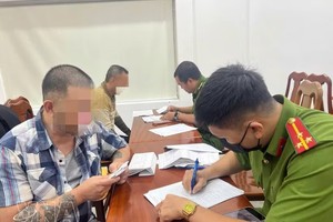 胡志明市接收47名被美国驱逐的越南公民。