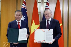 党中央总书记、国家主席苏林与澳大利亚总理安东尼·阿尔巴尼斯交换联合声明。