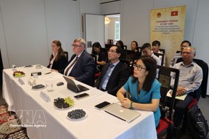 出席研讨会的各位代表。