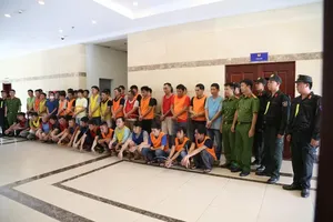 胡志明市公安厅已起诉6起刑事案件，对犯下“组织赌博”和 “赌博”罪名的40名嫌犯作出起诉决定及拘捕令。图：公安机关提供