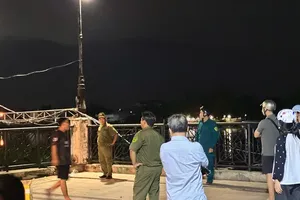 在西贡河途经土龙木坊路段发现漂浮的男子尸体的现场。