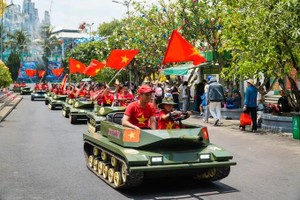 游客在仙泉旅游区游玩。图：亲爱