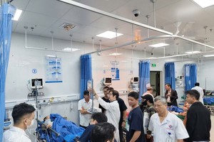 伤者正在嘉莱雄王医院接受治疗。