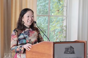 美国哥伦比亚大学韦瑟黑德东亚研究所所长阮氏莲姮教授。