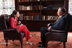 党中央总书记、国家主席苏林接受彭博电视台采访。