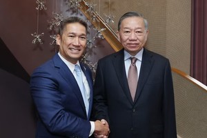 党中央总书记、国家主席苏林会见美国代理海军部长高雄。