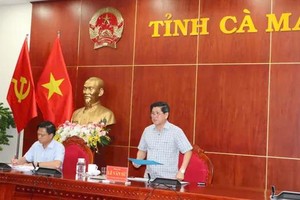 金瓯省人委会副主席黎文史在会议上发表指导意见。