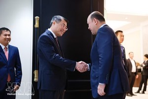 政府总理黎明兴会见柬埔寨副首相、青年联合会主席洪玛尼。
