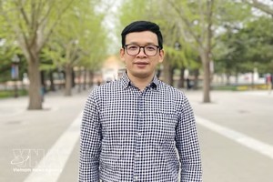 在中国科学院数学与系统科学研究院（AMSS）工作的阮国兴副教授。