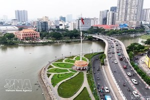 坐落于西贡河畔的芽龙。