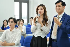 Sinh viên Trường ĐH Văn Hiến trong giờ học lý thuyết
