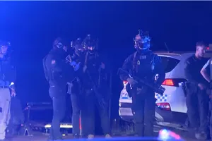 Cảnh sát bang New South Wales đến hiện trường vụ xả súng. Ảnh: ABC