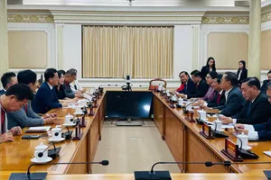 Phó Bí thư Thành ủy, Chủ tịch HĐND TPHCM Võ Văn Minh tiếp đoàn đại biểu Hội đồng TP Daejeon (Hàn Quốc). Ảnh: PHƯƠNG NAM 