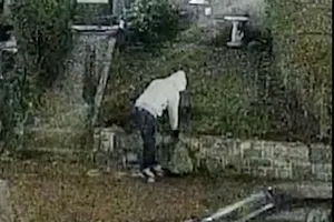 Hình ảnh trích xuất từ camera được công bố từ ngày 5-1-2021. Ảnh: FEDERAL BEUREAU OF INVESTIGATION