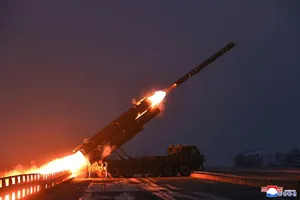 Triều Tiên phóng thử một tên lửa hành trình chiến lược tầm xa vào ngày 28-12-2025. Ảnh: KCNA/YONHAP