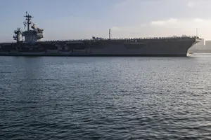 USS Abraham Lincoln. Ảnh: U.S. NAVY PHOTO