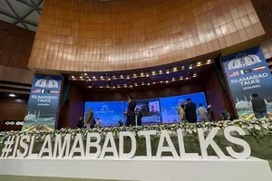 Trung tâm báo chí phục vụ cho hoạt động tác nghiệp của truyền thông trong cuộc đối thoại Mỹ - Iran ở Islamabad. Ảnh: XINHUA