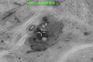 Ảnh chụp màn hình video cuộc không kích của Mỹ nhằm vào Iran, ngày 11-7. Ảnh: CENTCOM