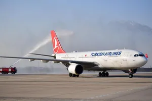 Máy bay của Hãng hàng không quốc gia Turkish Airlines (Thổ Nhĩ Kỳ). Ảnh: XINHUA 