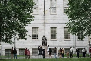 Khuôn viên Trường Đại học Cambridge, Massachusetts, Mỹ 