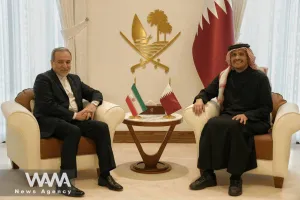 Ngoại trưởng Iran Abbas Araghchi gặp Thủ tướng kiêm Bộ trưởng Ngoại giao của Nhà nước Qatar Sheikh Mohammed bin Abdulrahman Al Thani, tại Qatar vào tháng 2-2026. Ảnh: WANA