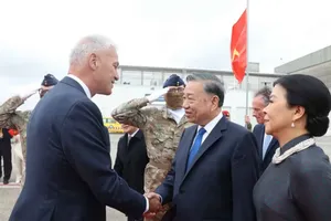 Tổng Bí thư, Chủ tịch nước Tô Lâm và Phu nhân Ngô Phương Ly đến thủ đô Brussels, bắt đầu thăm chính thức EU và Bỉ. Ảnh: TTXVN 