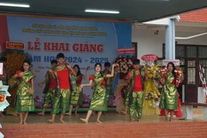  Trường Phổ thông Dân tộc nội trú THPT Bình Phước khai giảng năm học mới 