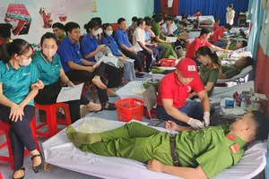 Bình Phước: Khai mạc Hành trình đỏ - Kết nối dòng máu Việt