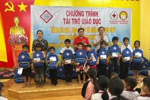 Hành trình nhân ái đến bà con nơi biên giới Bù Gia Mập và Đắk Ơ