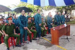 Các bị cáo tỏ ra ăn năn, hối cãi vì hành vi của mình.