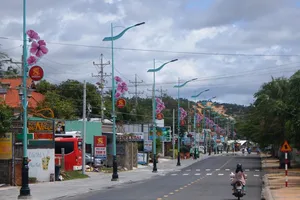 Công trình mở rộng đường từ đá Ông Địa đến Khu du lịch Hoàng Ngọc được xem là công trình quan trọng, góp phần quảng bá hình ảnh du lịch TP Phan Thiết, đáp ứng các tiêu chí của Khu du lịch Quốc gia Mũi Né.