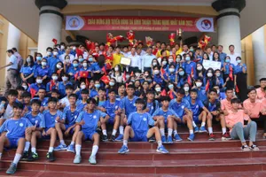 Sau gần 30 năm chờ đợi, lần đầu tiên tuyển Bình Thuận đã giành vé lên chơi giải hạng Nhất 2023.