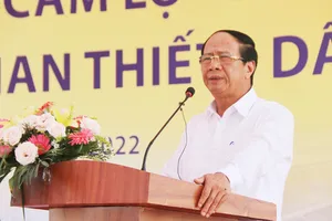 Phó Thủ tướng Lê Văn Thành phát biểu chị đạo tãi lễ phát động  thi đua “120 ngày đêm thông xe kỹ thuật 4 dự án đường bộ cao tốc Mai Sơn - QL45, Cam Lộ - La Sơn, Vĩnh Hảo - Phan Thiết, Phan Thiết - Dầu Giây”.