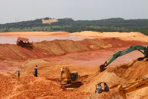 Hiện trường vụ sập bãi thải titan khiến 4 người tử vong.