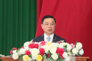 Ông Đỗ Hữu Huy phát biểu sau khi trúng cử chức vụ Chủ tịch UBND tỉnh Bình Thuận