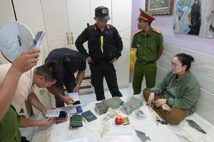 Cơ quan chức năng khám xét và thu giữ nhiều tài sản, tài liệu liên quan vụ án