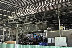 Cơ sở giặt ủi xây dựng trái phép bị cháy