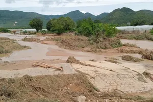 Hiện trường hồ chứa nước ở Lâm Đồng bị vỡ khiến khu vực hạ lưu ngập nặng