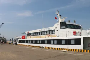 Tàu cao tốc Phú Quý Express là tàu duy nhất có giường nằm chở khách ra đặc khu Phú Quý