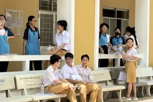 Các thí sinh tỉnh Lâm Đồng hoàn thành kỳ thi tốt nghiệp THPT năm 2026