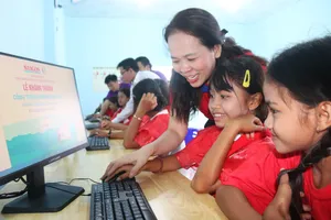 Mang phòng tin học đến vùng cao Lâm Đồng