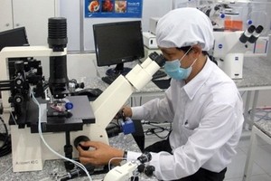 Prime Minister Nguyen Xuan Phuc has ordered all central agencies and local administrations nationwide to make plans for optimum usage of all advantages offered by the 4th Industrial Revolution. (Photo: thesaigontimes.vn)