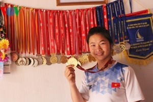 Truong Thi Phuong and her medal collection. She has added five more after the World Cup in Hungary (Photo: vov.vn)