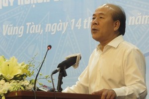 Deputy Minister of Transport Nguyen Van Cong states at the conference (Photo: SGGP)