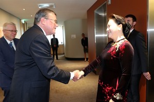 National Assembly Nguyen Thi Kim Ngan met Chief Justice of Western Australia, Wayne Martin, during a meeting on Friday, December 1. (Photo: VNA/VNS)