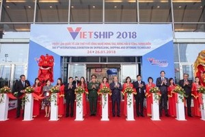 The event’s ribbon cutting ceremony. (Photo: VNA)